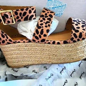 Leopard print wedges 7.5